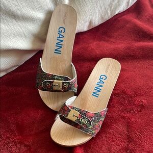 NWOT GANNI Women's Floral wooden Sandals